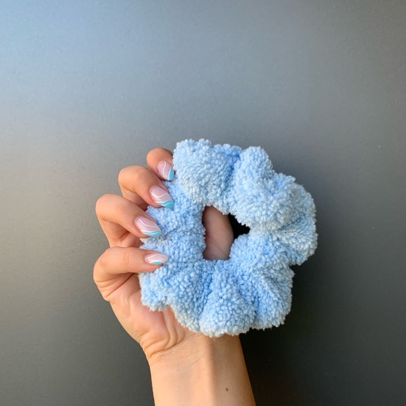 BUNDLE: 4 HANDMADE scrunchies & 1 HANDMADE headband for $27 (brand new)♥️🥰 - Picture 10 of 17